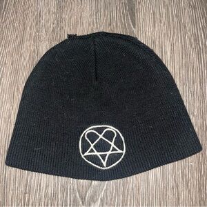 vintage heartagram from 2005 has holes for pigtails